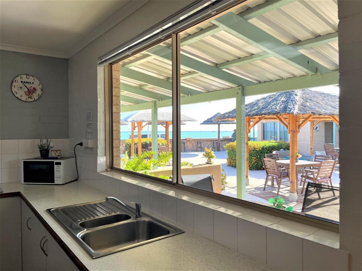 Shark Bay Seafront Apartments Denham Exterior photo