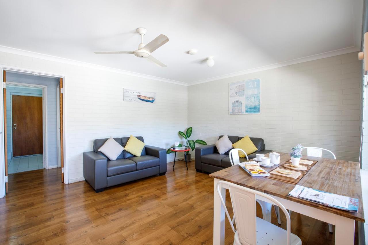 Shark Bay Seafront Apartments Denham Exterior photo