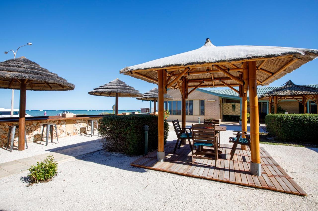 Shark Bay Seafront Apartments Denham Exterior photo