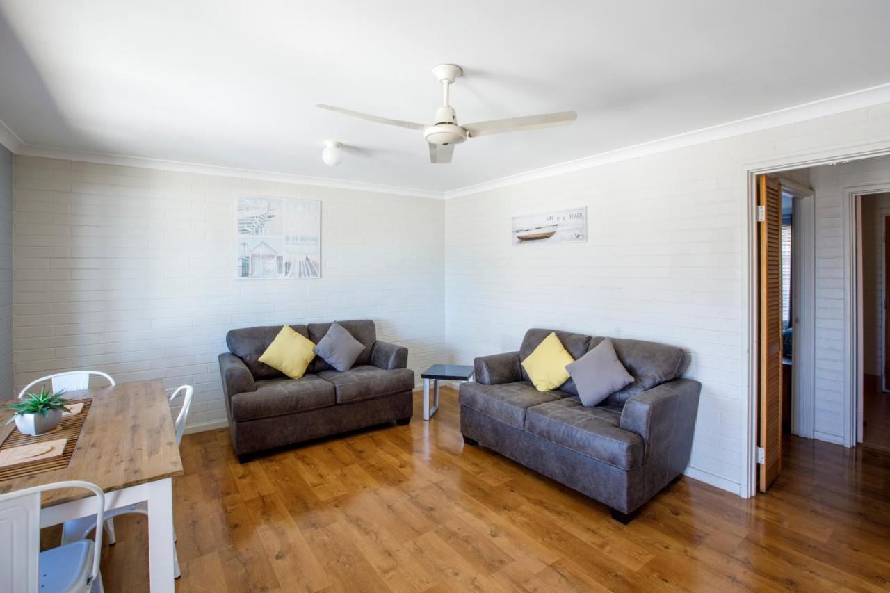 Shark Bay Seafront Apartments Denham Exterior photo